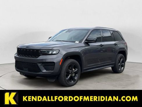 Used 2024 Jeep Grand Cherokee Altitude AWD/4WD image 1