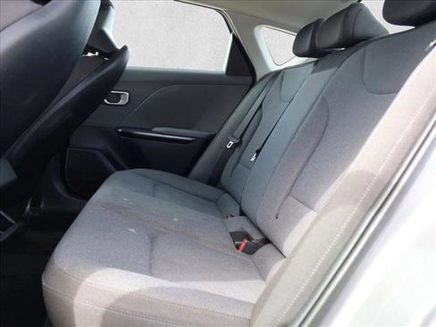 Used 2025 Kia K4 LXS image 23