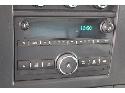 Used 2015 Chevrolet Express 3500 RWD image 18