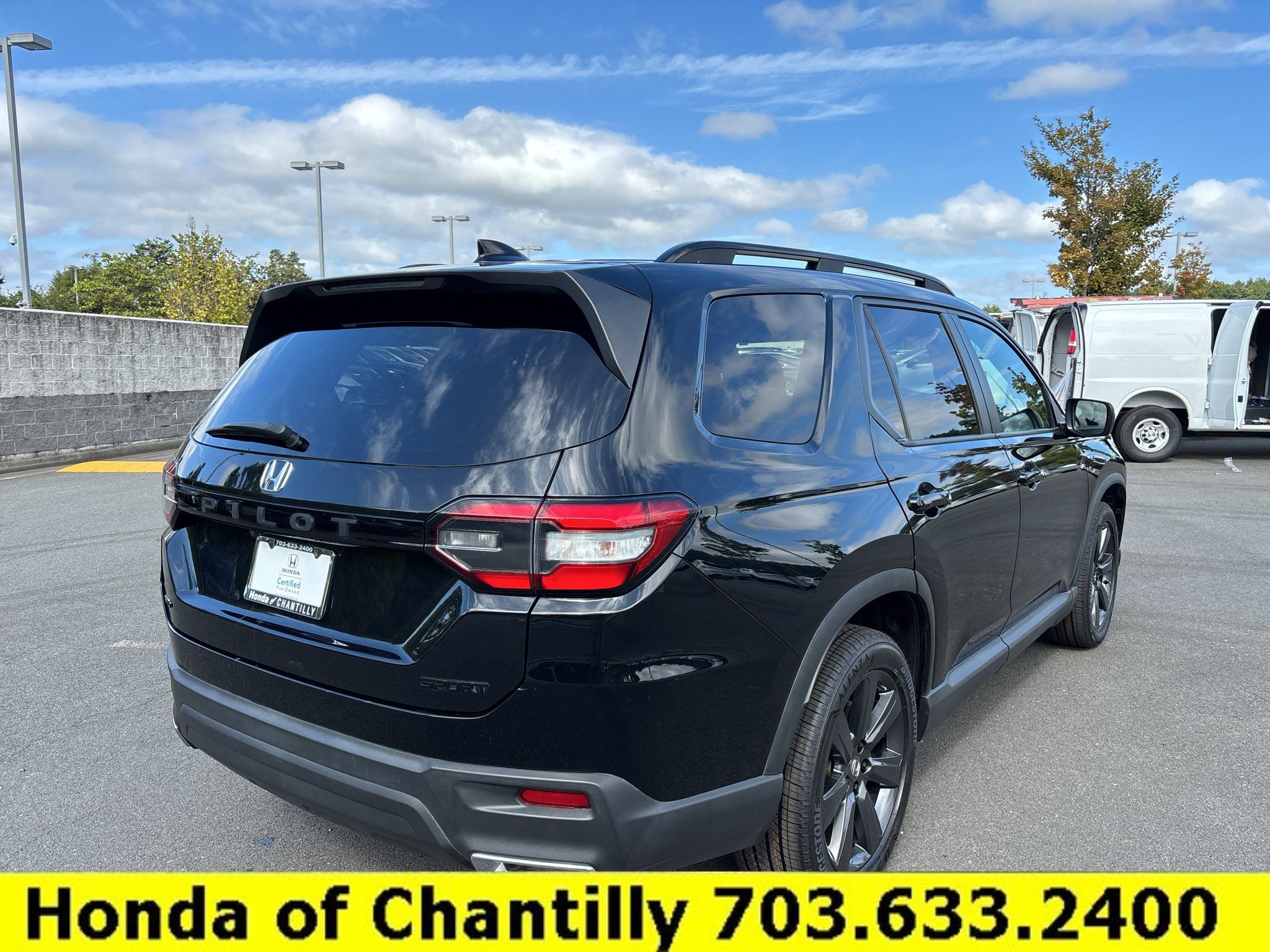Certified 2025 Honda Pilot Sport image 6