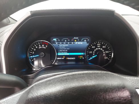 Used 2015 Ford F150 Lariat w/ Equipment Group 502A Luxury AWD/4WD image 9