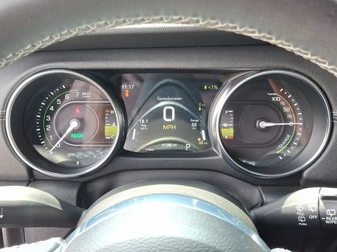 Used 2023 Jeep Wrangler Unlimited Sahara AWD/4WD image 16