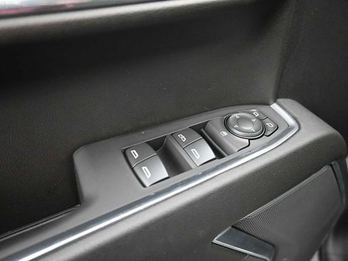 Used 2024 Chevrolet Silverado 1500 LT AWD/4WD image 9