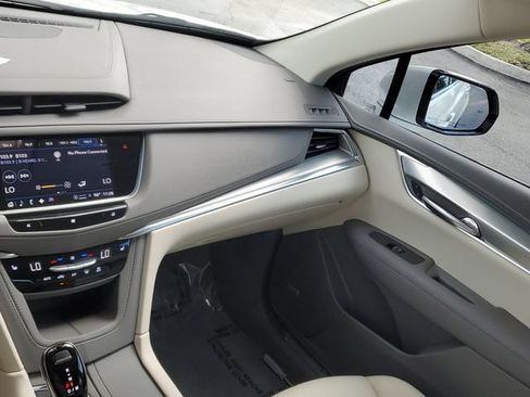 Used 2021 Cadillac XT5 Premium Luxury FWD image 19