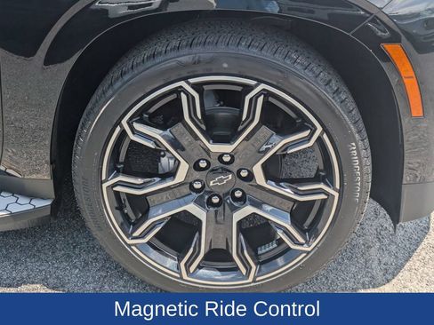 Used 2026 Chevrolet Suburban RST w/ RST Capability Package AWD/4WD image 12