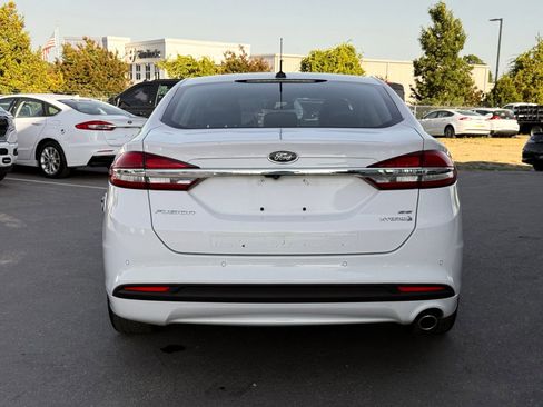 Used 2018 Ford Fusion SE w/ Equipment Group 602A FWD image 8