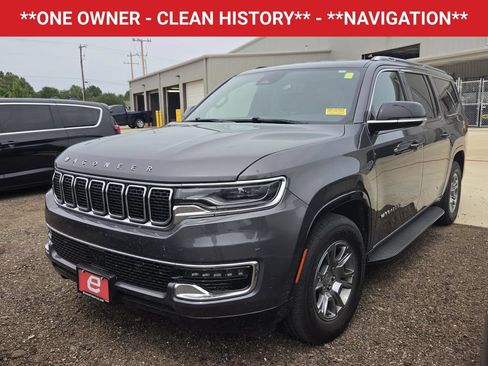 Used 2023 Jeep Wagoneer L 4WD image 2