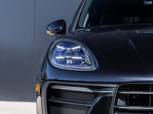 New 2026 Porsche Macan image 19