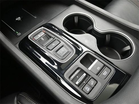 Used 2023 Honda Pilot Touring image 32