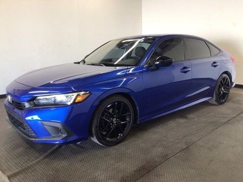 Used 2022 Honda Civic Sport image 3