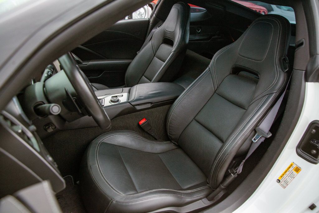 Used 2016 Chevrolet Corvette Stingray Coupe RWD image 12