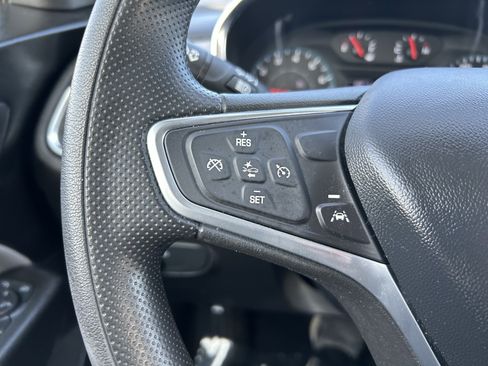 Used 2023 Chevrolet Equinox LS image 18