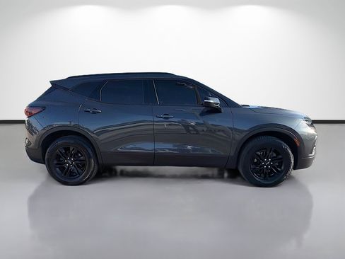 Used 2022 Chevrolet Blazer LT w/ Sound & Technology Package FWD image 2