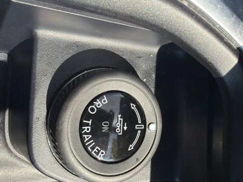 Used 2025 Ford Expedition Max Active AWD/4WD image 51