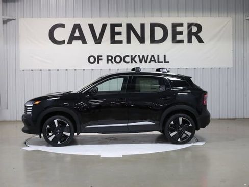 New 2026 Nissan Kicks SR w/ Cold Weather Package image 4