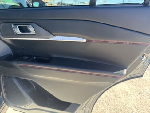 Used 2025 Ford Explorer ST-Line w/ ST-Line Street Pack image 24
