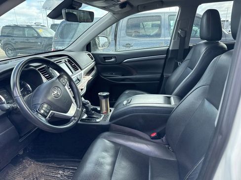 Used 2019 Toyota Highlander Limited image 11