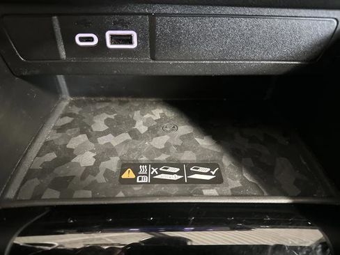 Used 2024 Chevrolet Colorado Z71 w/ Z71 Convenience Package 2 image 25