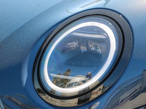 Used 2025 MINI Cooper 2-Door Hardtop image 3