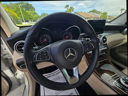 Used 2019 Mercedes-Benz GLC 300 w/ Premium Package image 36