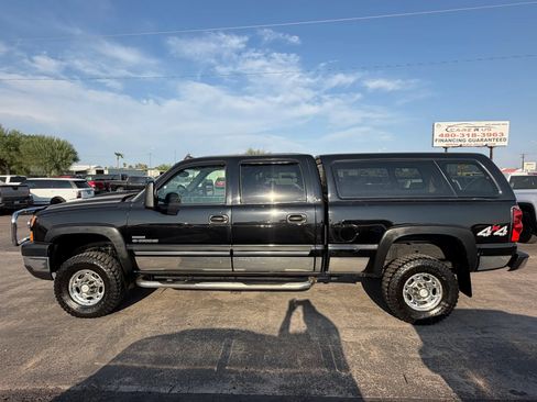 Used 2006 Chevrolet Silverado 2500 LT w/ Heavy-Duty Power Package AWD/4WD image 4