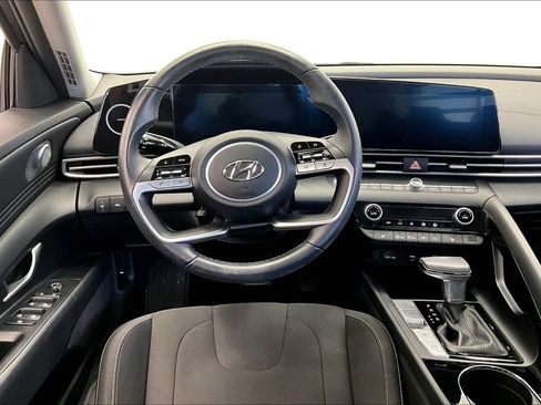 Certified 2023 Hyundai Elantra SEL w/ Convenience Package image 5