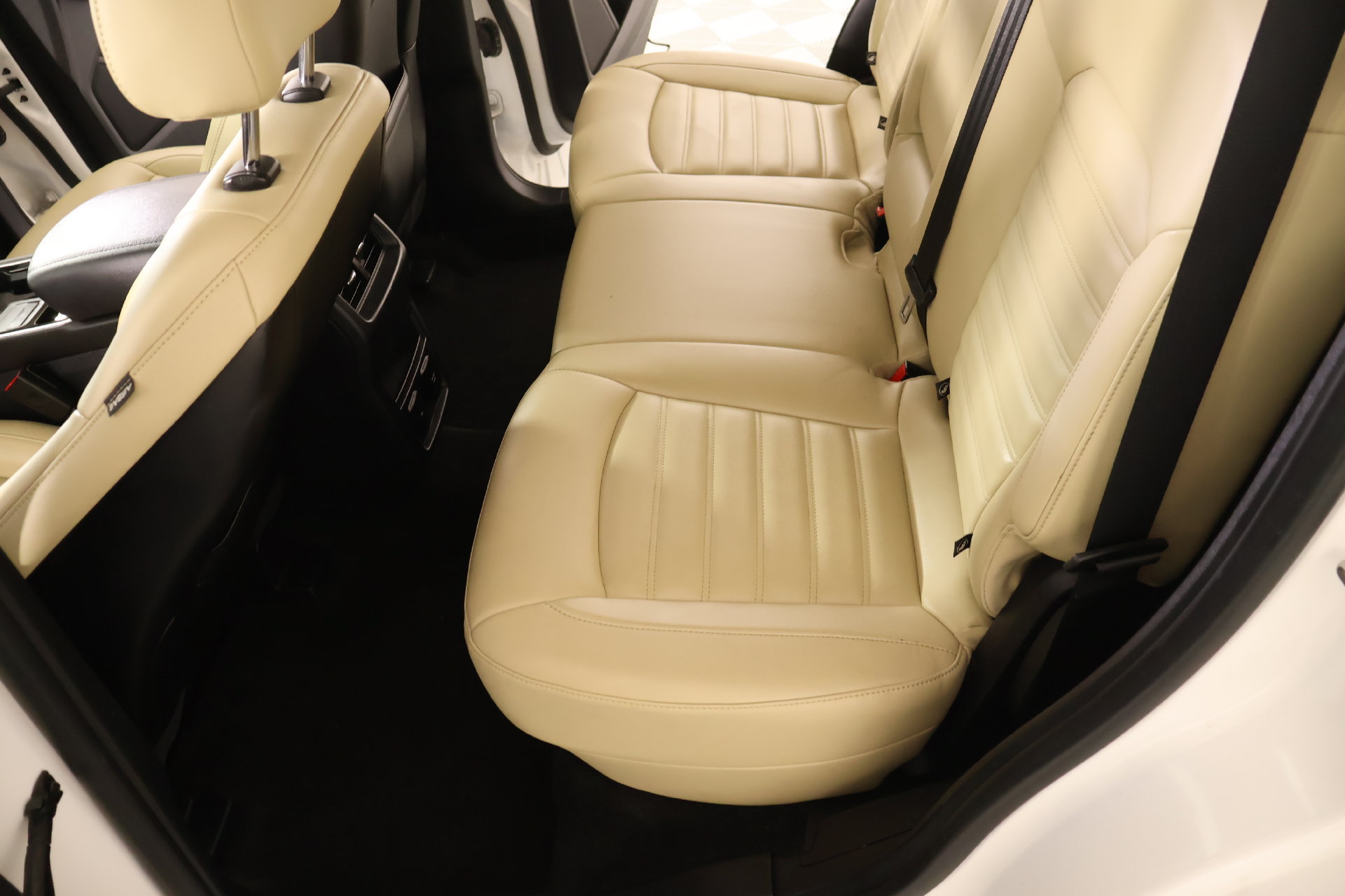 Used 2020 Ford Edge SEL w/ Convenience Package FWD image 13