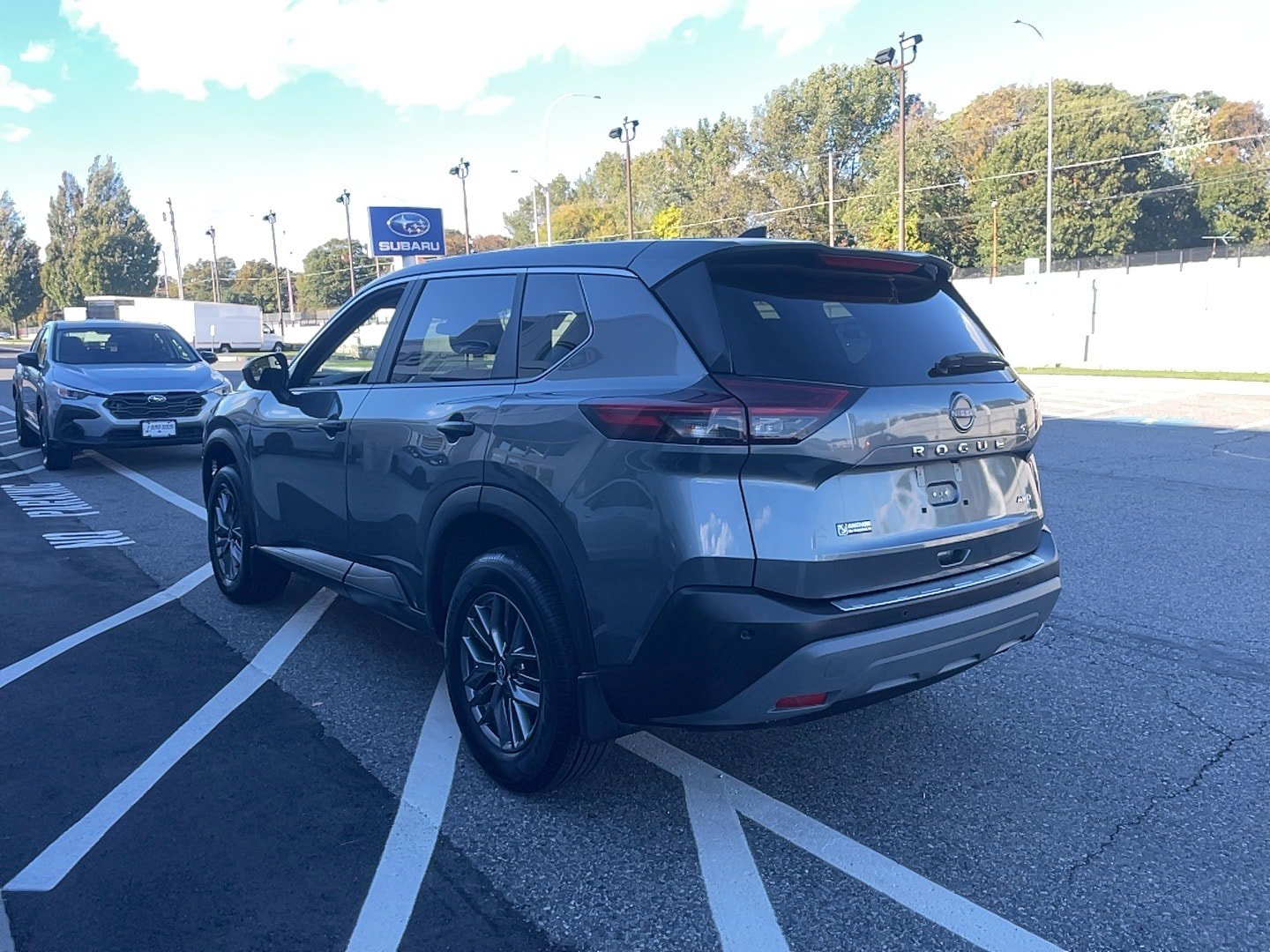 Used 2023 Nissan Rogue S AWD/4WD image 7