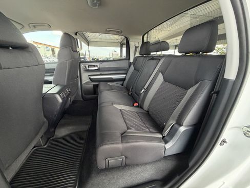 Used 2017 Toyota Tundra SR5 w/ SR5 Upgrade Package AWD/4WD image 23