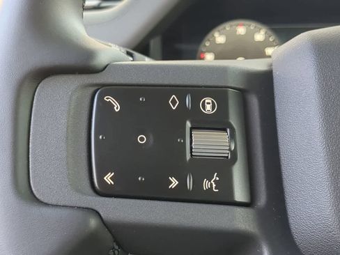 New 2026 Land Rover Defender 110 X-Dynamic SE image 26