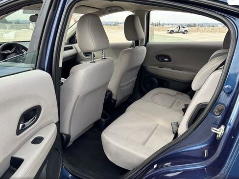 Used 2017 Honda HR-V LX image 10