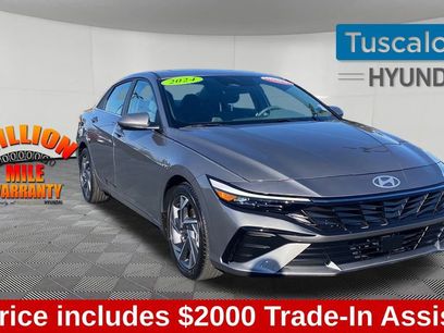 Used 2024 Hyundai Elantra SEL w/ Convenience Package