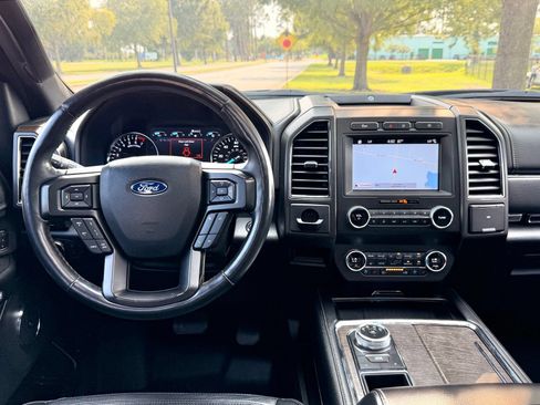 Used 2019 Ford Expedition Limited w/ Equipment Group 301A RWD image 3