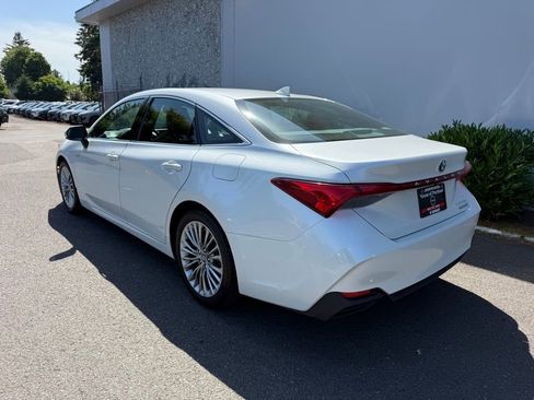 Used 2019 Toyota Avalon Limited w/ Advanced Safety Package FWD image 10