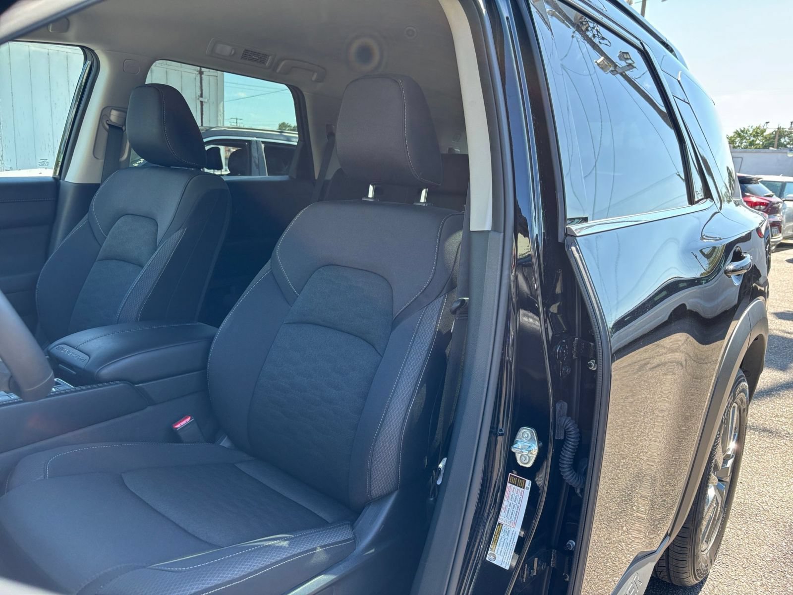 Used 2026 Nissan Pathfinder SV FWD image 38