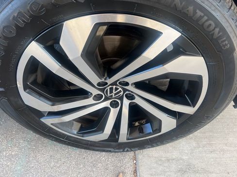 Used 2021 Volkswagen Atlas SEL Premium image 42