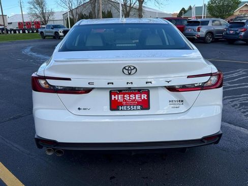 Certified 2025 Toyota Camry SE image 3