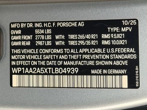 Certified 2026 Porsche Macan AWD/4WD image 25