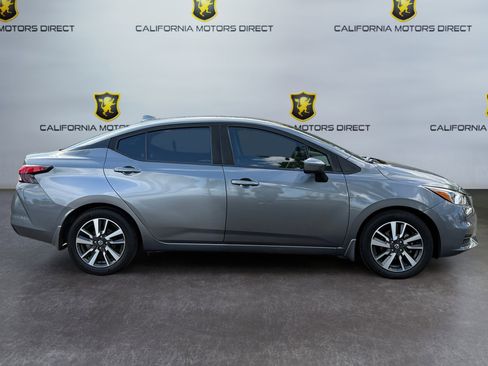Used 2020 Nissan Versa SV image 6