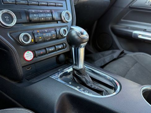 Used 2016 Ford Mustang Convertible RWD image 19