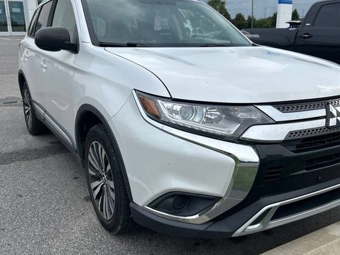 Used 2020 Mitsubishi Outlander SEL AWD/4WD image 2