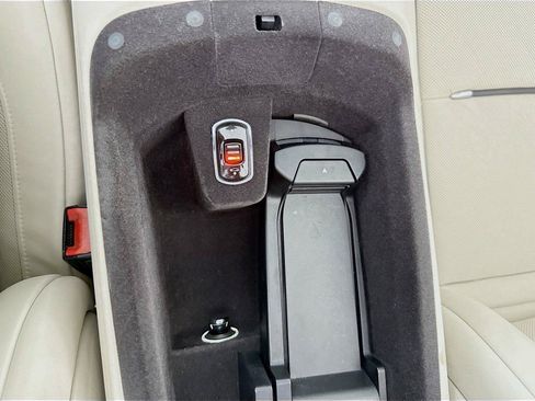 Used 2016 Rolls-Royce Dawn RWD image 26