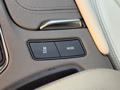 Used 2022 Cadillac XT6 Premium Luxury w/ Technology Package image 34