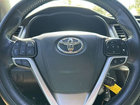 Used 2018 Toyota Highlander Plus image 24