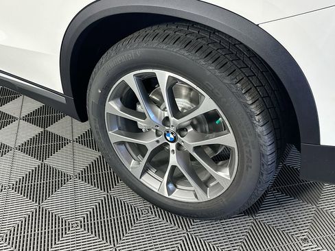 New 2026 BMW X5 xDrive40i w/ Climate Comfort Package image 39