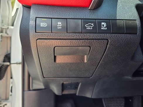 Used 2019 Toyota Camry XSE FWD image 33