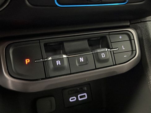 Used 2022 GMC Acadia AT4 w/ Technology Package AWD/4WD image 20