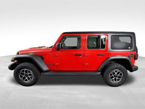 Used 2024 Jeep Wrangler Unlimited Rubicon w/ Convenience Group AWD/4WD image 4