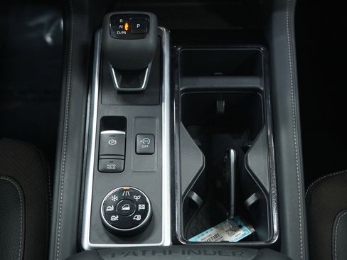 Used 2023 Nissan Pathfinder SL image 17