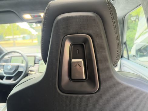 Used 2022 Rivian R1S Launch Edition AWD/4WD image 43